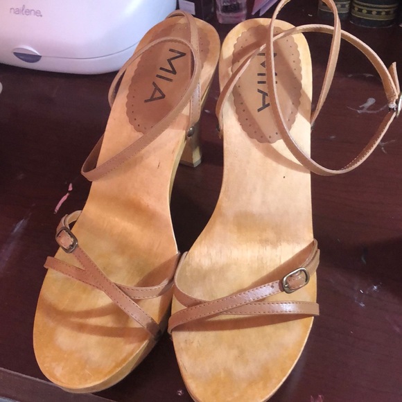 MIA Shoes 9sy2k Wooden Strappy Mia Heels Poshmark